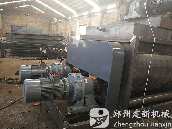 建新JS1500強(qiáng)制式混凝土攪拌機(jī)進(jìn)行試機(jī)運(yùn)行